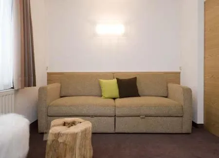 Hotel & Post *