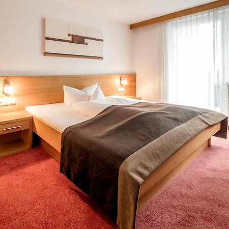 & Post Hotel